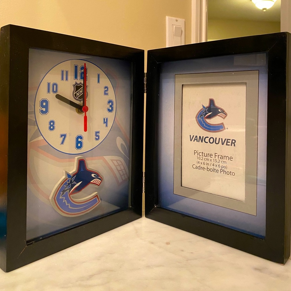 Canucks Clock + Frame